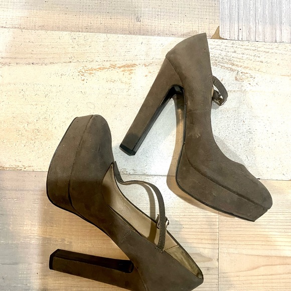 Zara Shoes - Grey Zara pump heels. In decent condition. Very comfortable